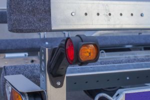 Sānu marķieris uz gumijas sviras LED FT-140 (pa labi